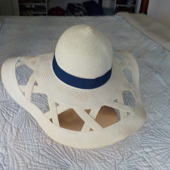 Cream Floppy Sun Hat - Picture 4 of 9
